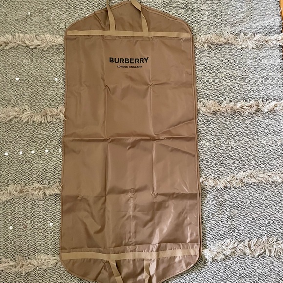 WOMAN’S BURBERRY SWEATSHIRT SIZE MED. WORNED FEW TIMES. - Picture 5 of 9